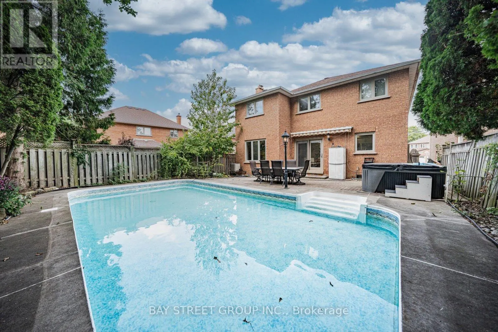 2524 PAULA COURT