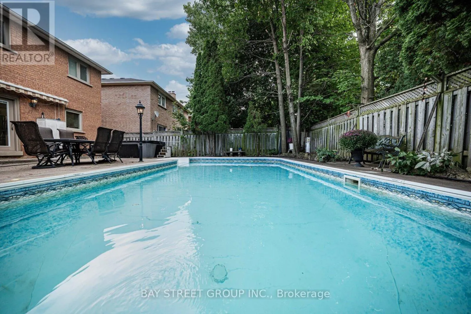 2524 PAULA COURT