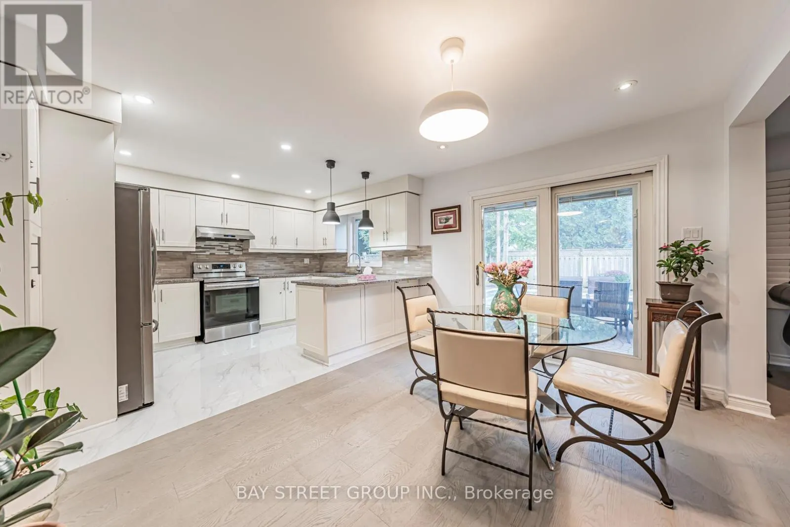 2524 PAULA COURT