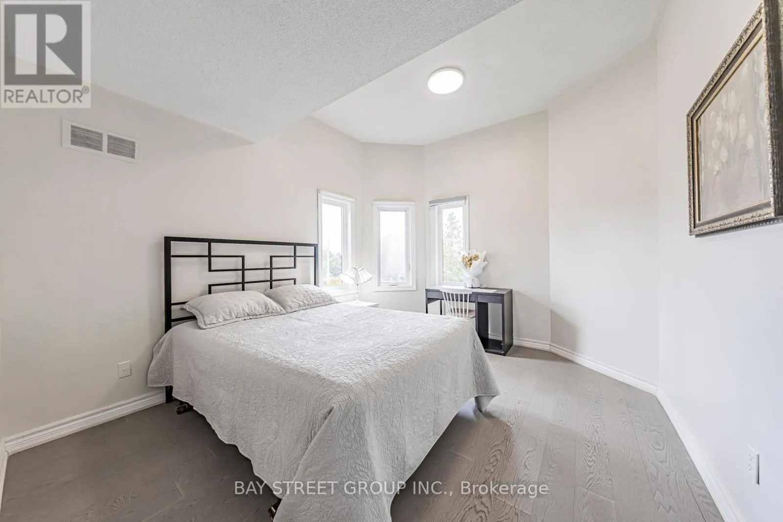 2524 PAULA COURT