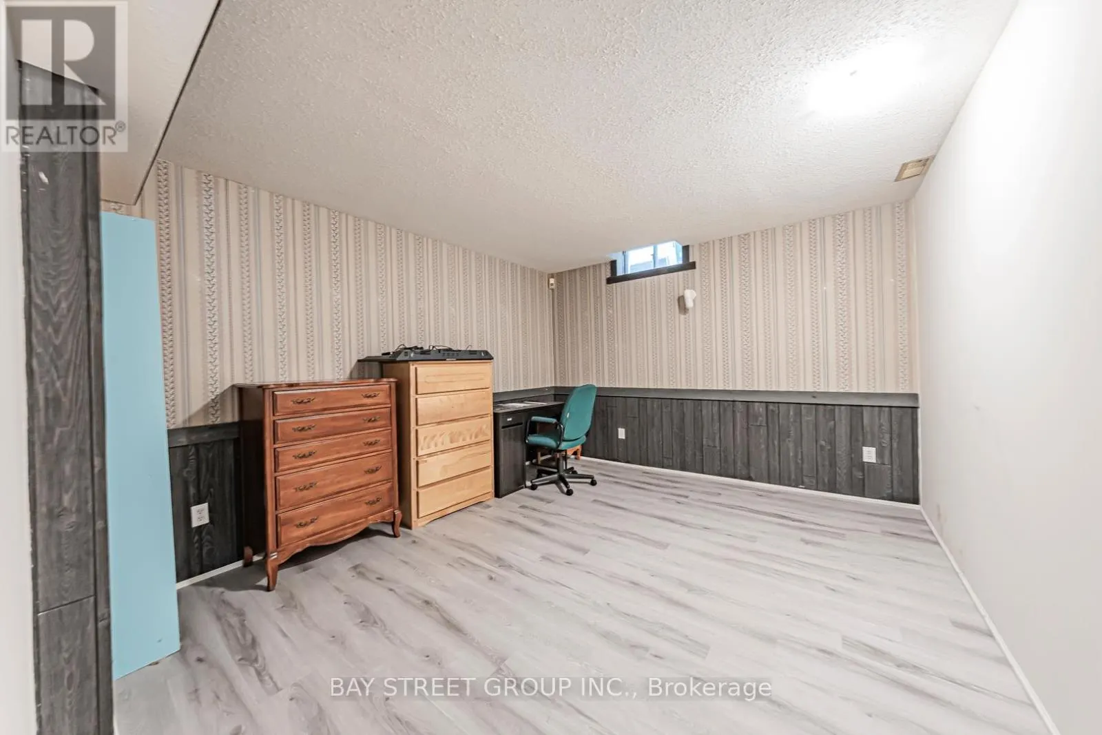 2524 PAULA COURT