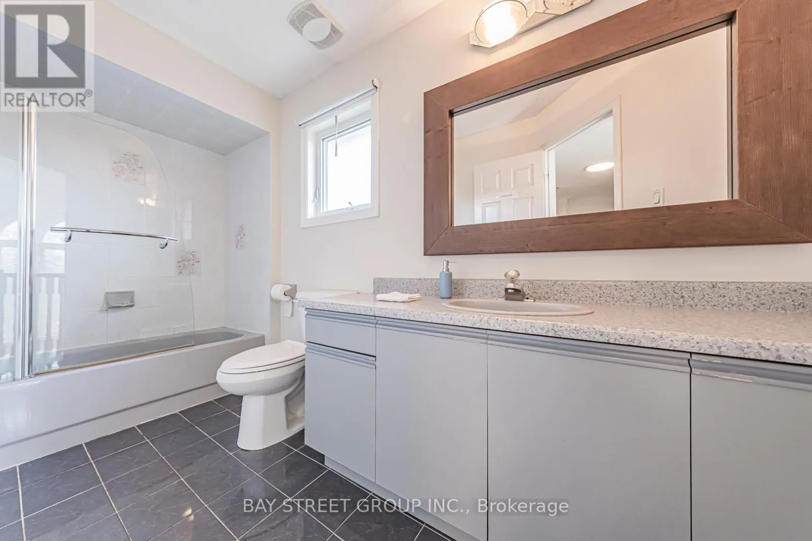 2524 PAULA COURT