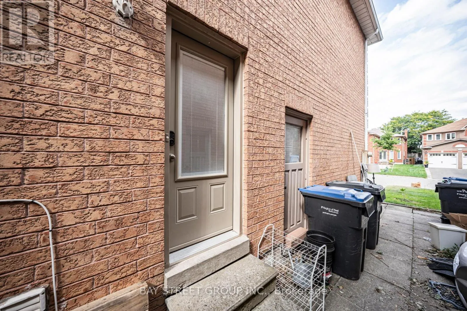 2524 PAULA COURT