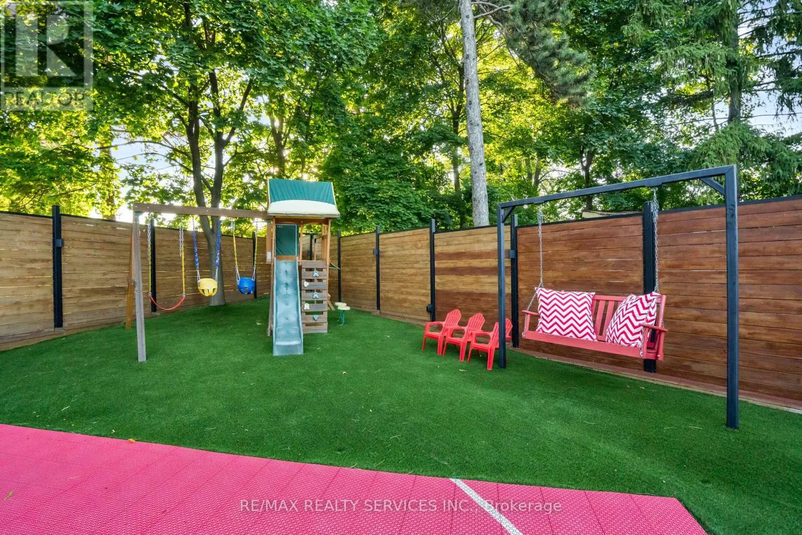 24 MARLOW PLACE