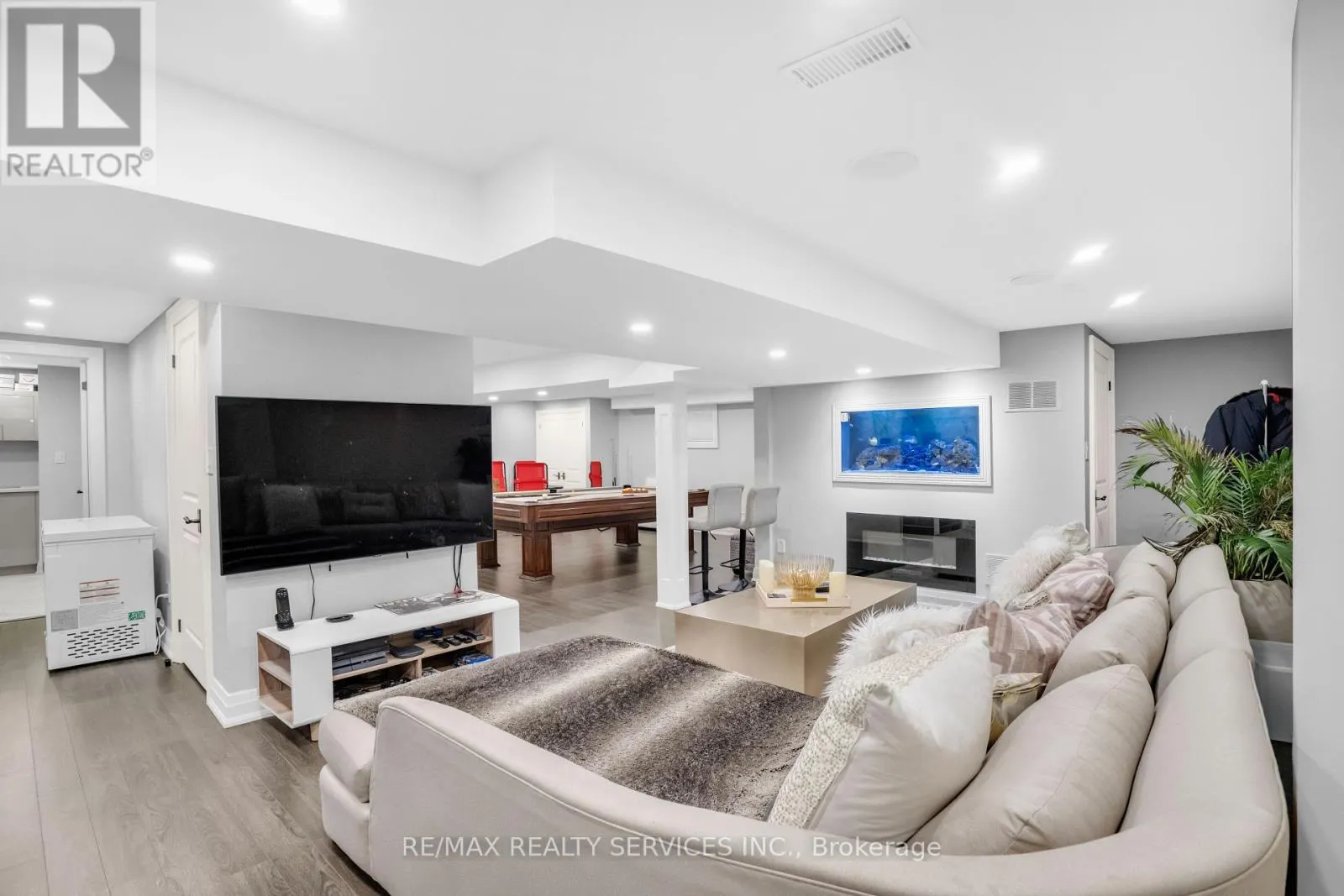 24 MARLOW PLACE