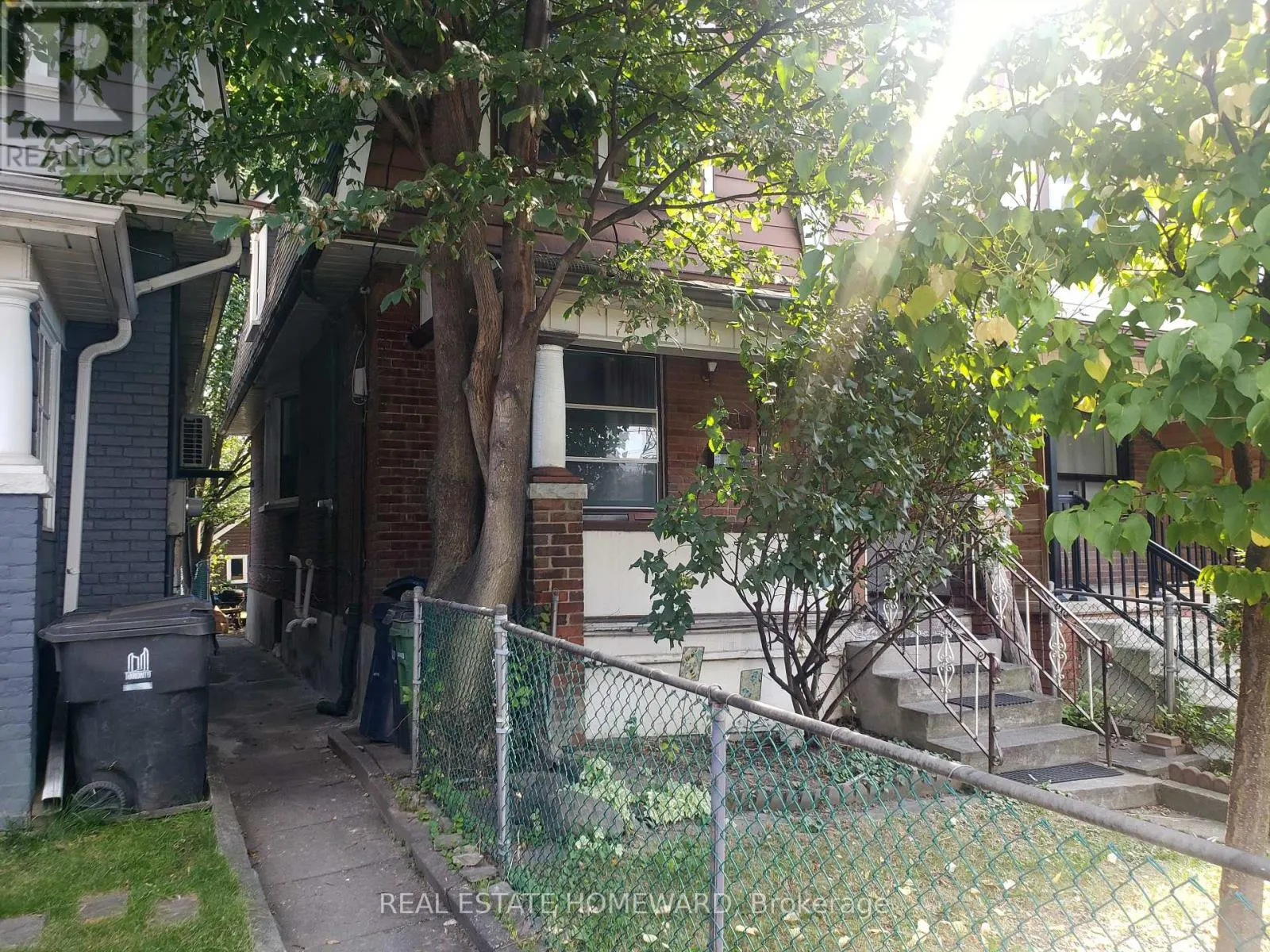A - 1ST FLR - 687 DUPONT STREET