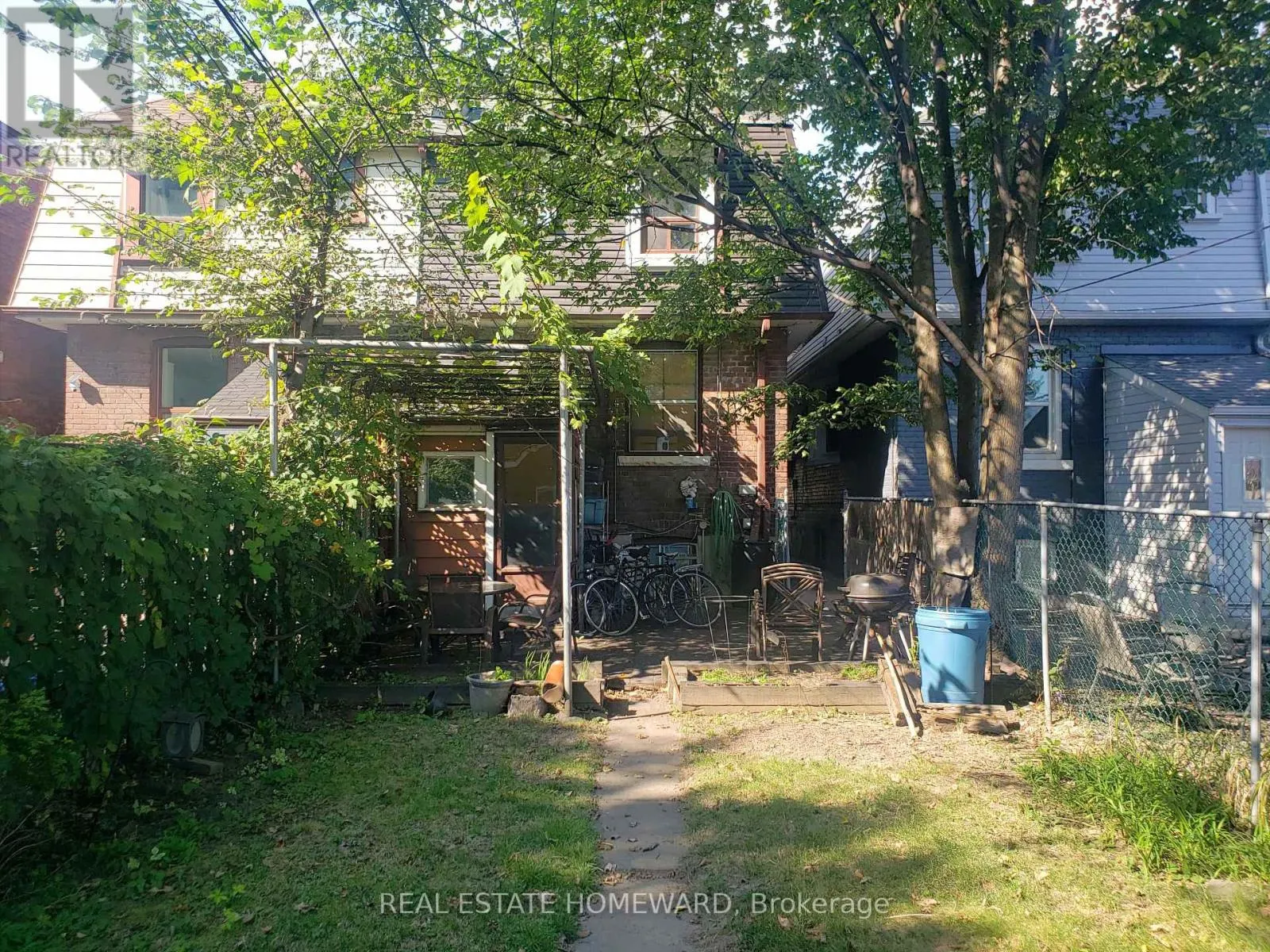 A - 1ST FLR - 687 DUPONT STREET