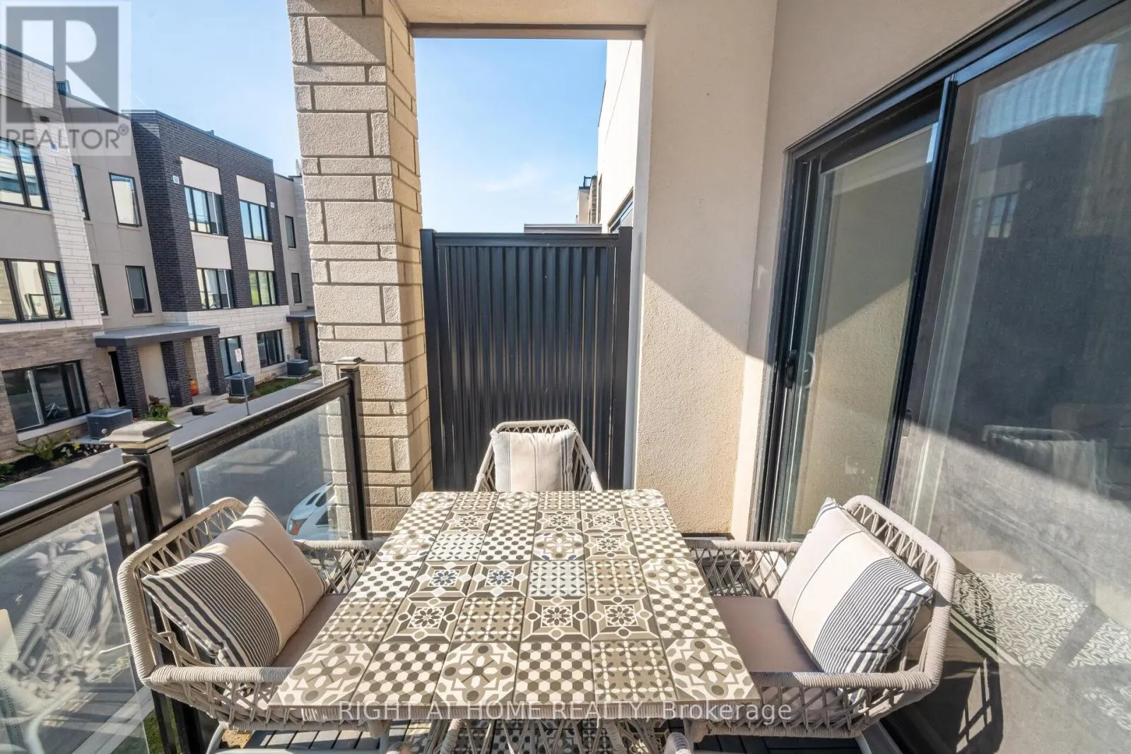 52 - 1121 COOKE BOULEVARD