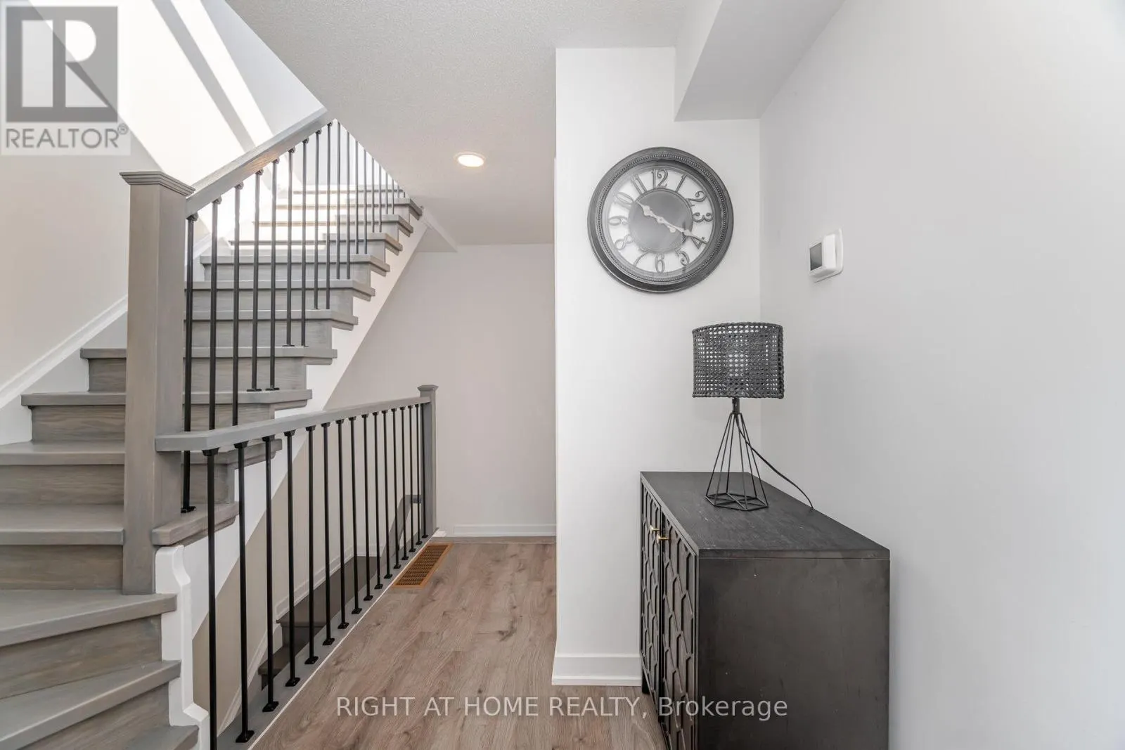 52 - 1121 COOKE BOULEVARD