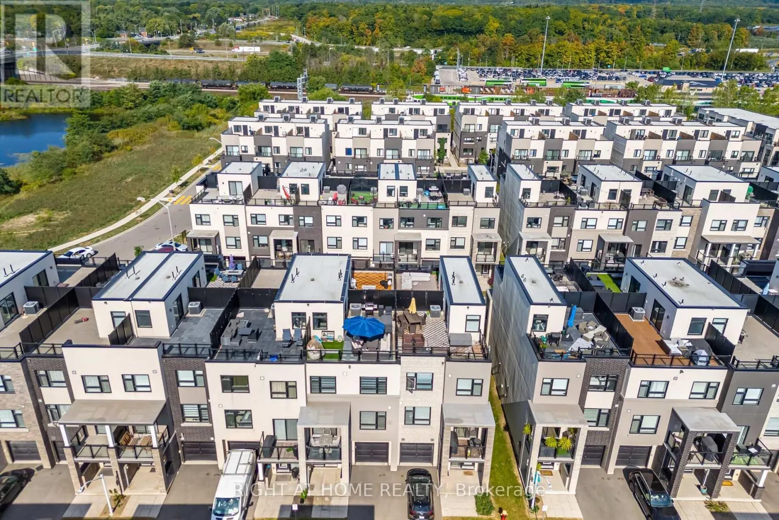 52 - 1121 COOKE BOULEVARD