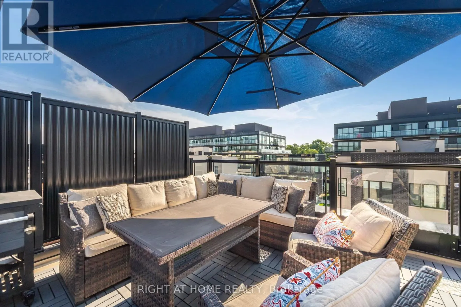 52 - 1121 COOKE BOULEVARD