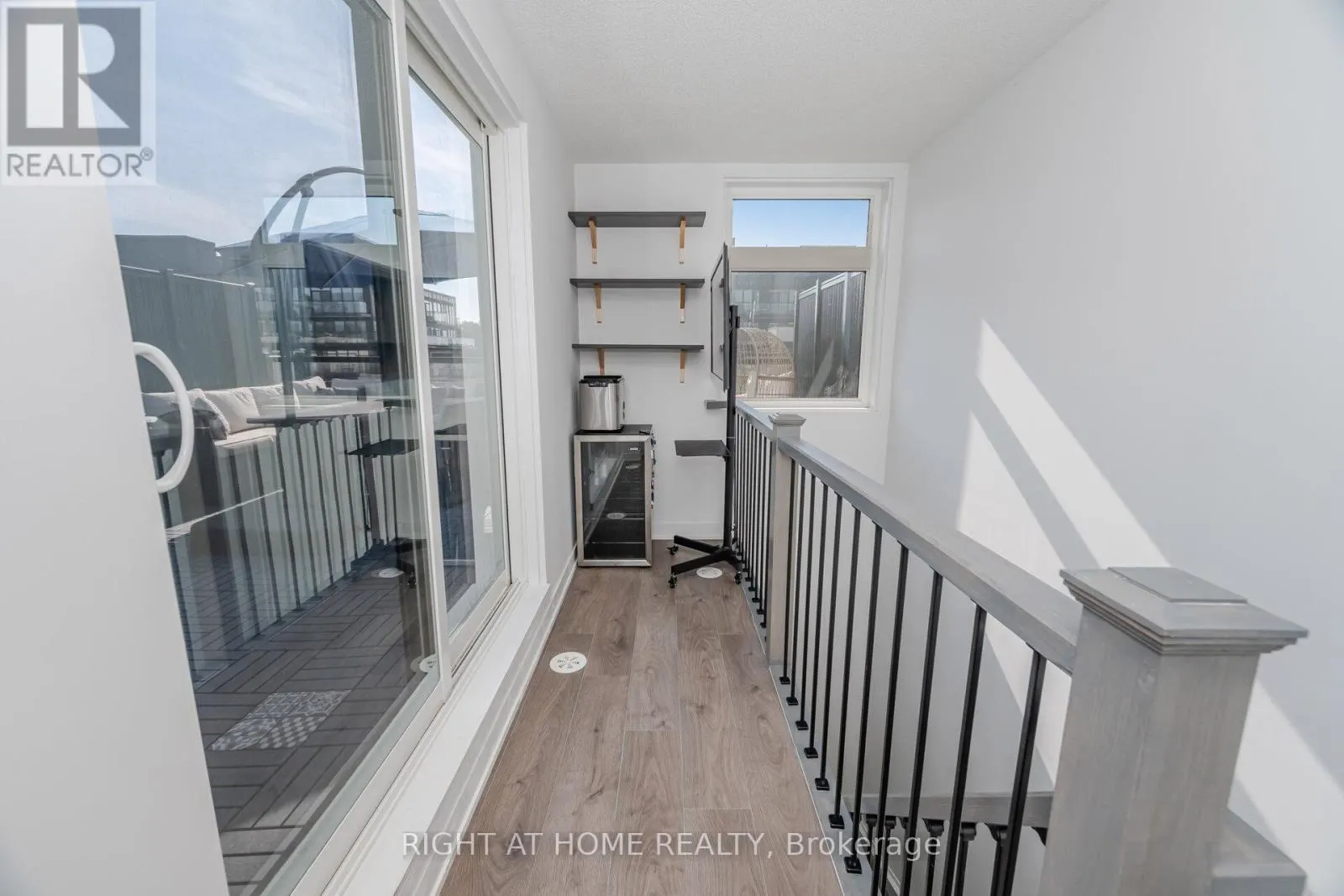 52 - 1121 COOKE BOULEVARD