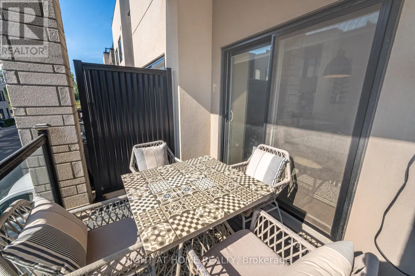 52 - 1121 COOKE BOULEVARD