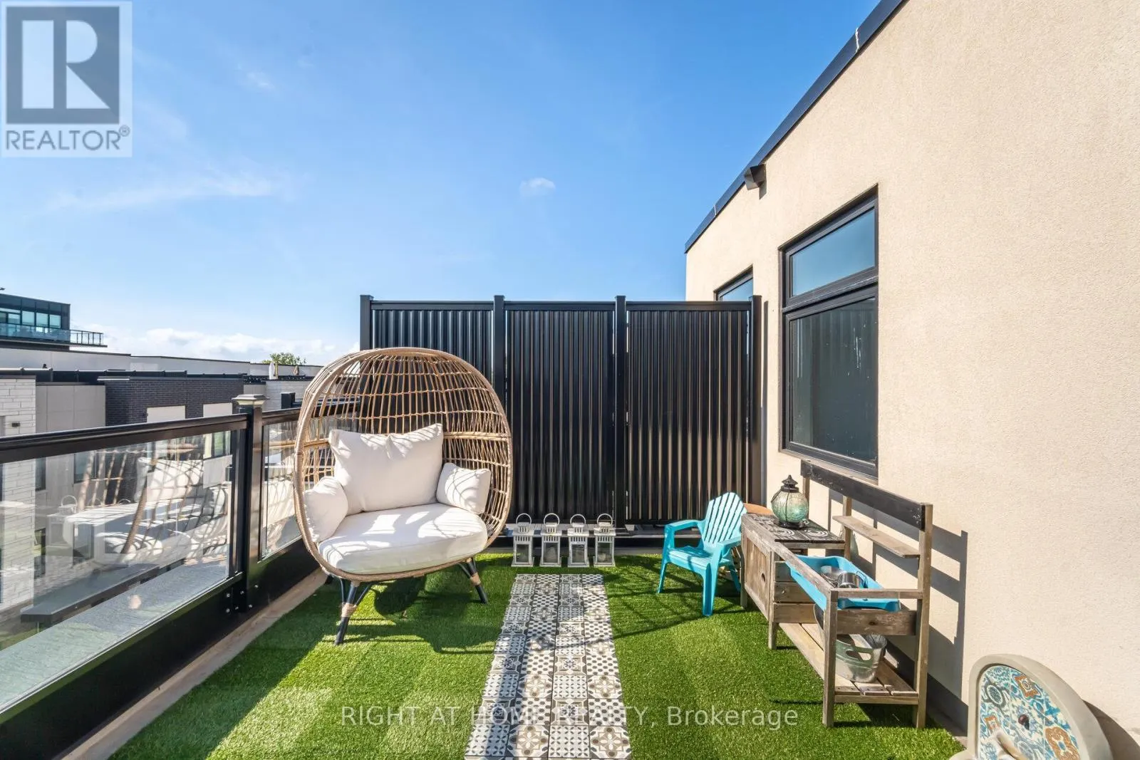 52 - 1121 COOKE BOULEVARD