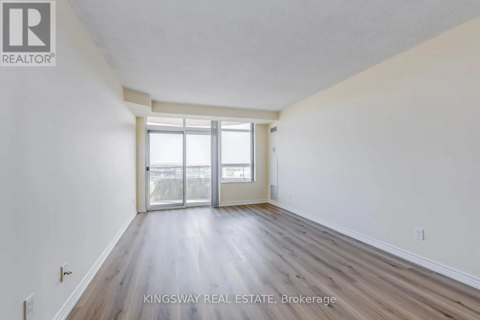 708 - 35 KINGSBRIDGE GARDEN CIRCLE