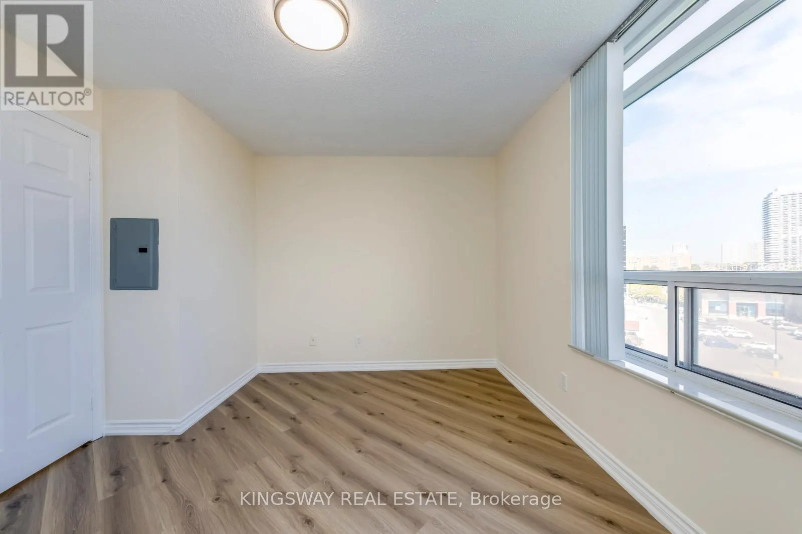 708 - 35 KINGSBRIDGE GARDEN CIRCLE