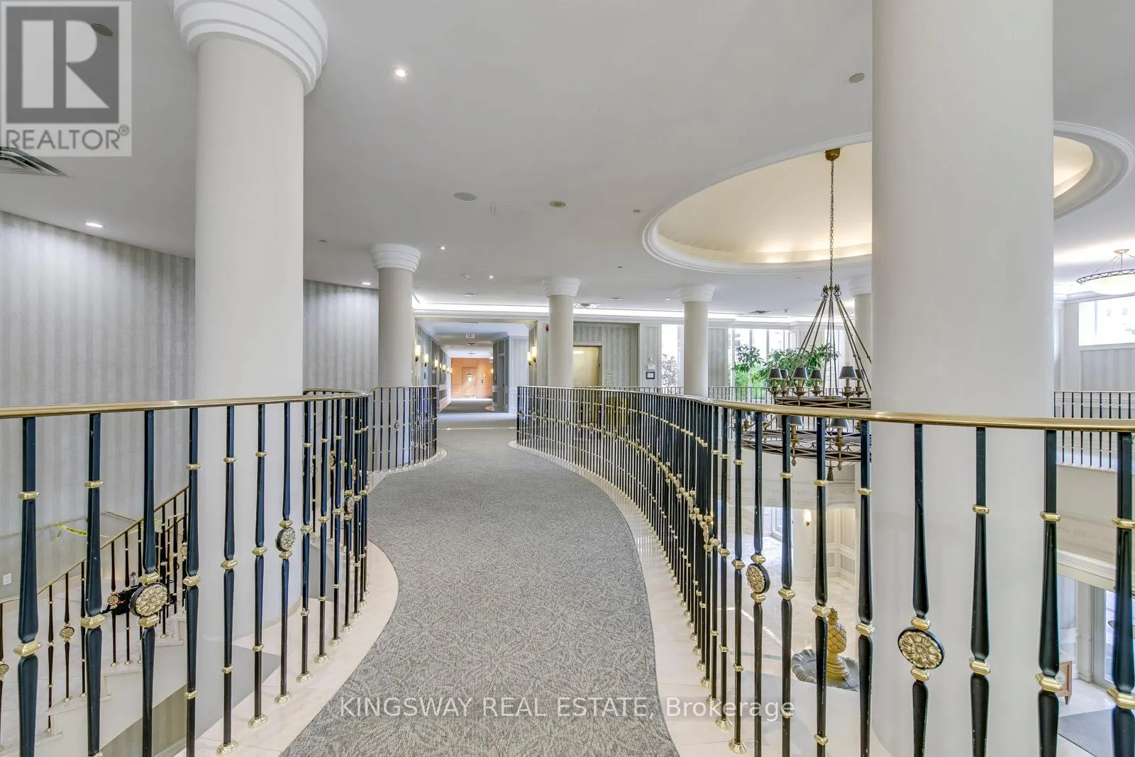 708 - 35 KINGSBRIDGE GARDEN CIRCLE