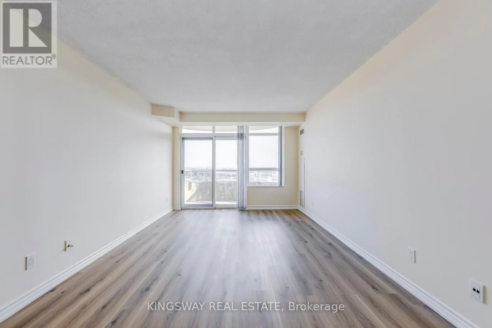 708 - 35 KINGSBRIDGE GARDEN CIRCLE