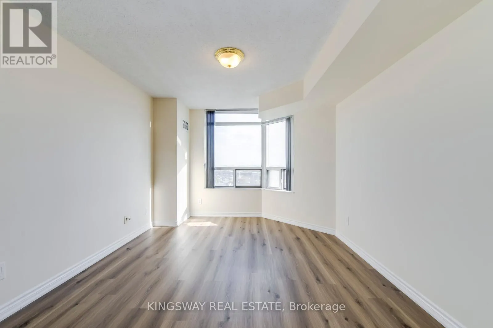 708 - 35 KINGSBRIDGE GARDEN CIRCLE