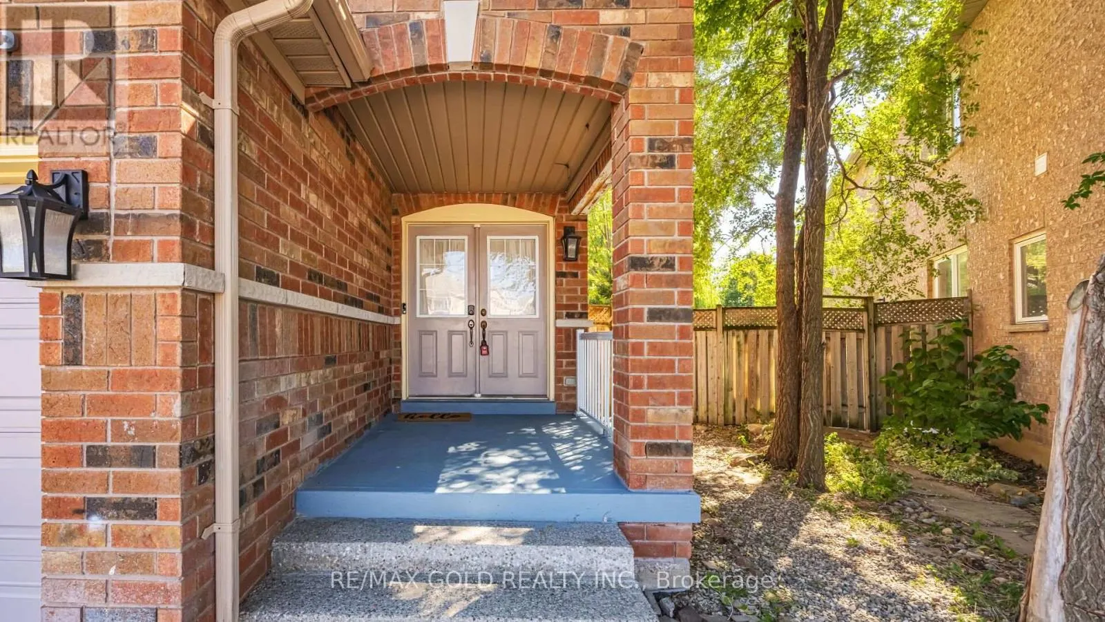 68 DEWRIDGE COURT