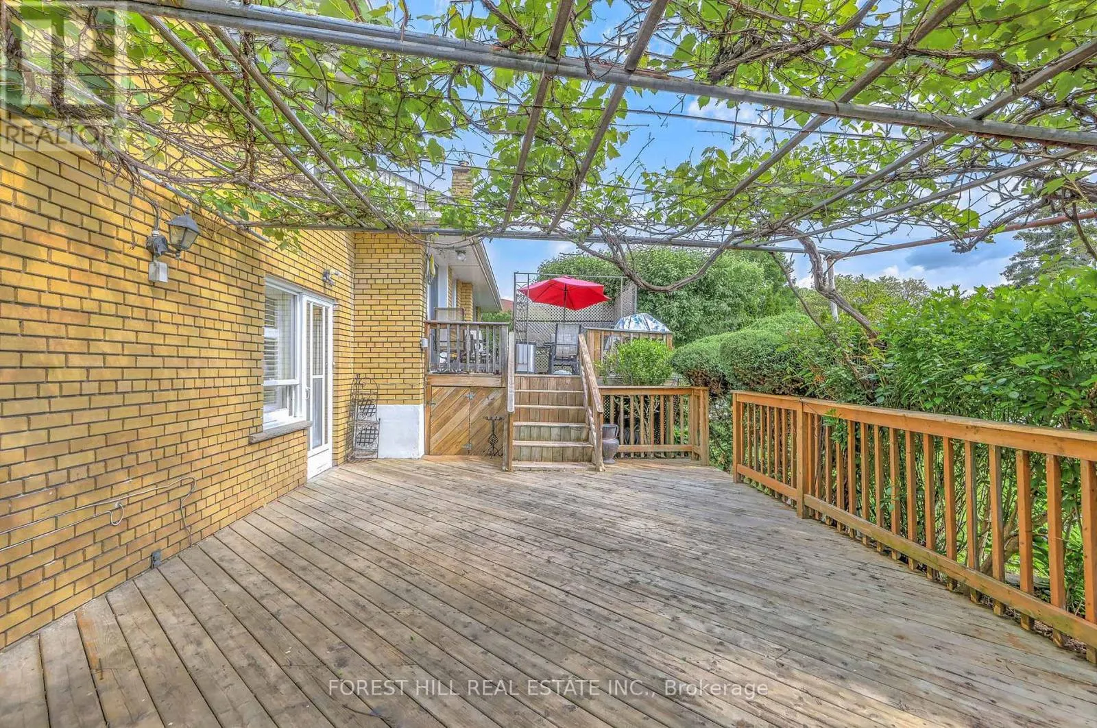 89 PORTAGE AVENUE