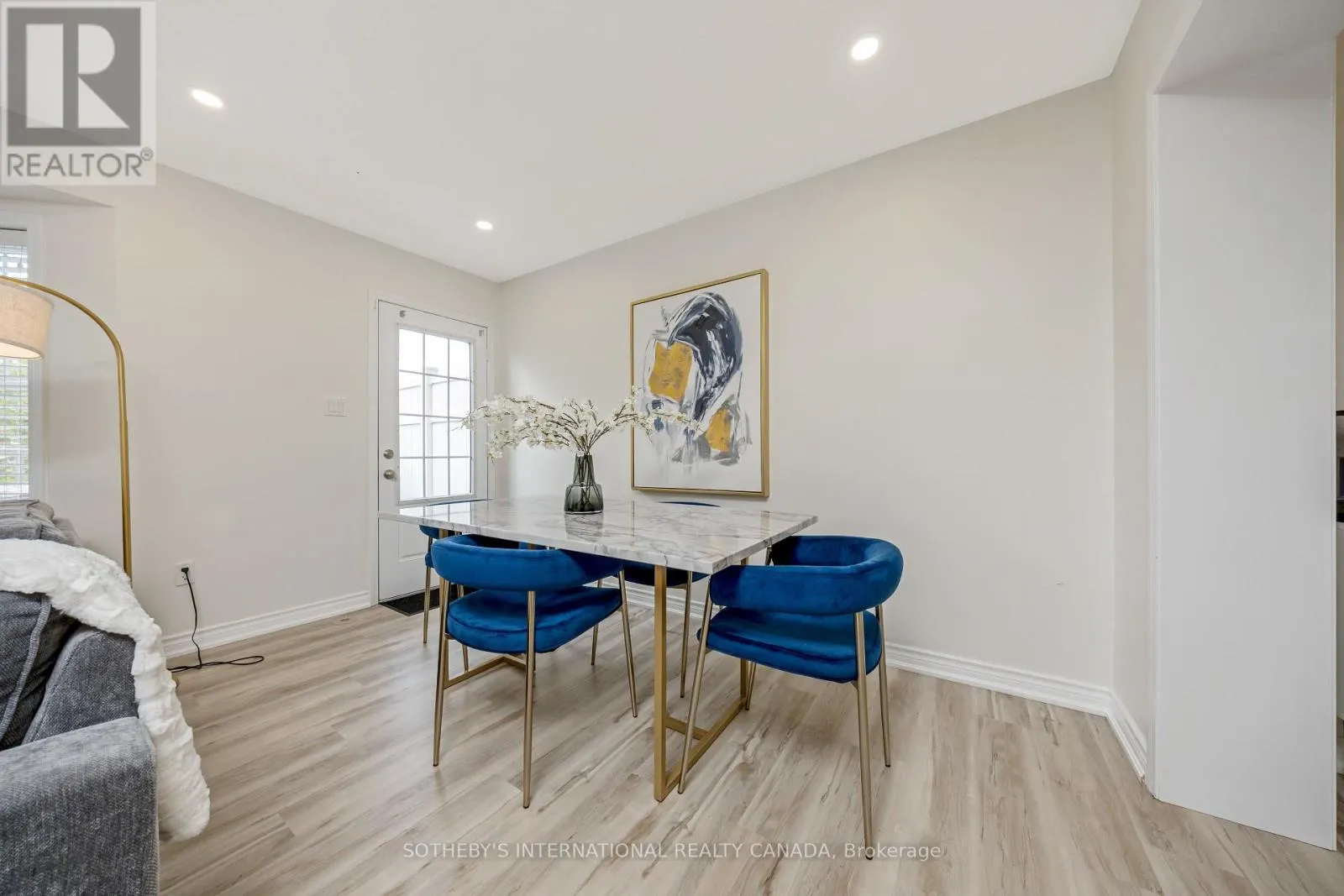 921 BURROWS GATE