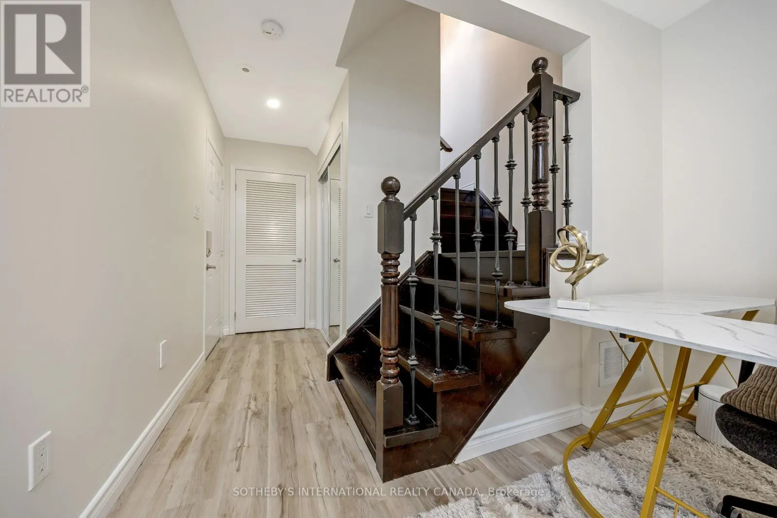 921 BURROWS GATE