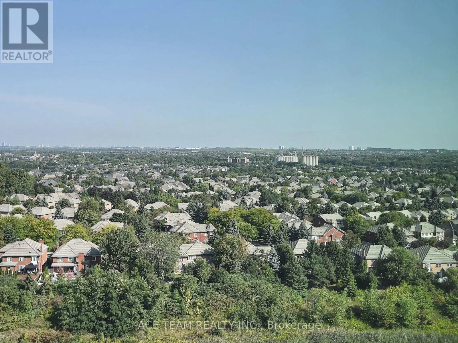 1404 - 2485 EGLINTON AVENUE W