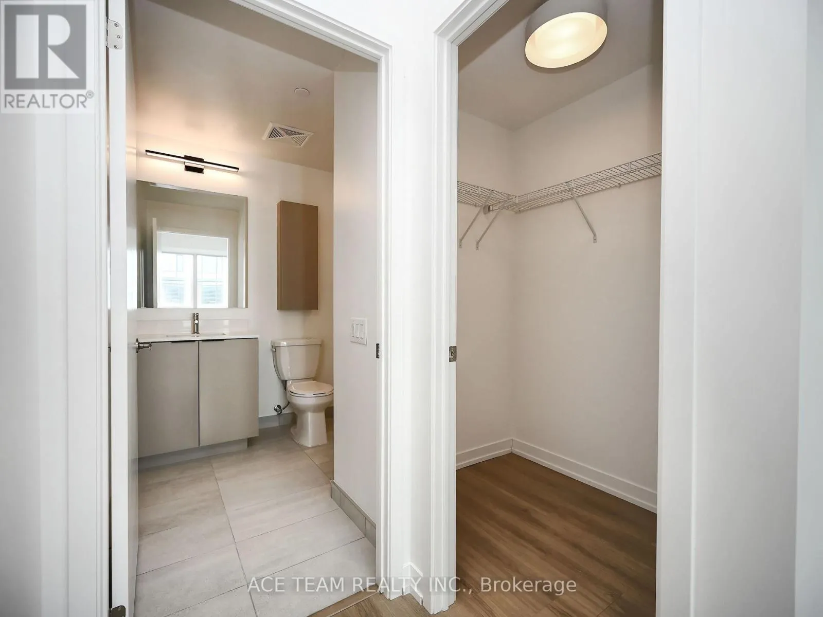 1404 - 2485 EGLINTON AVENUE W