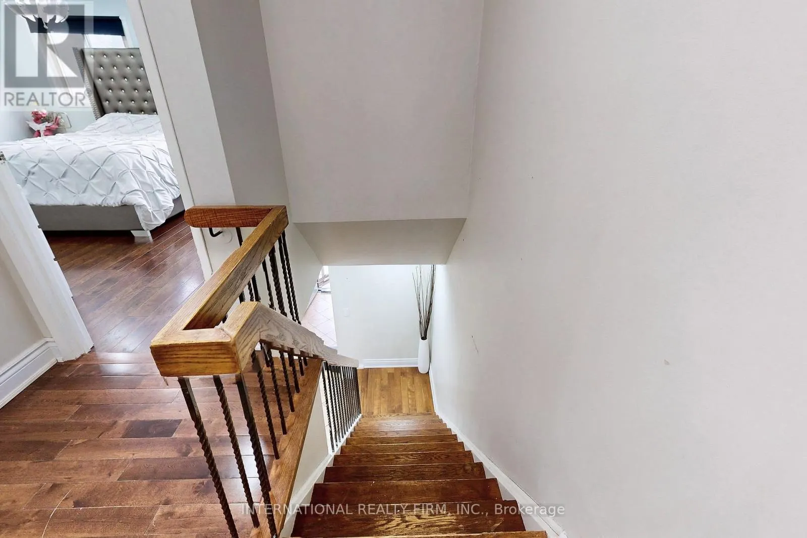 62 - 60 HANSON ROAD