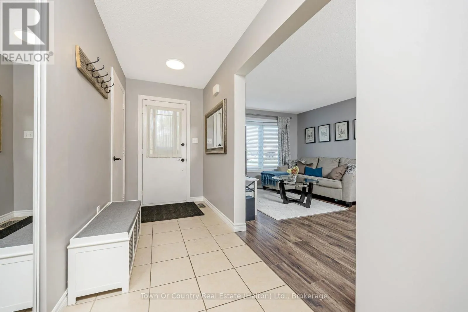 574 LAURIER AVENUE