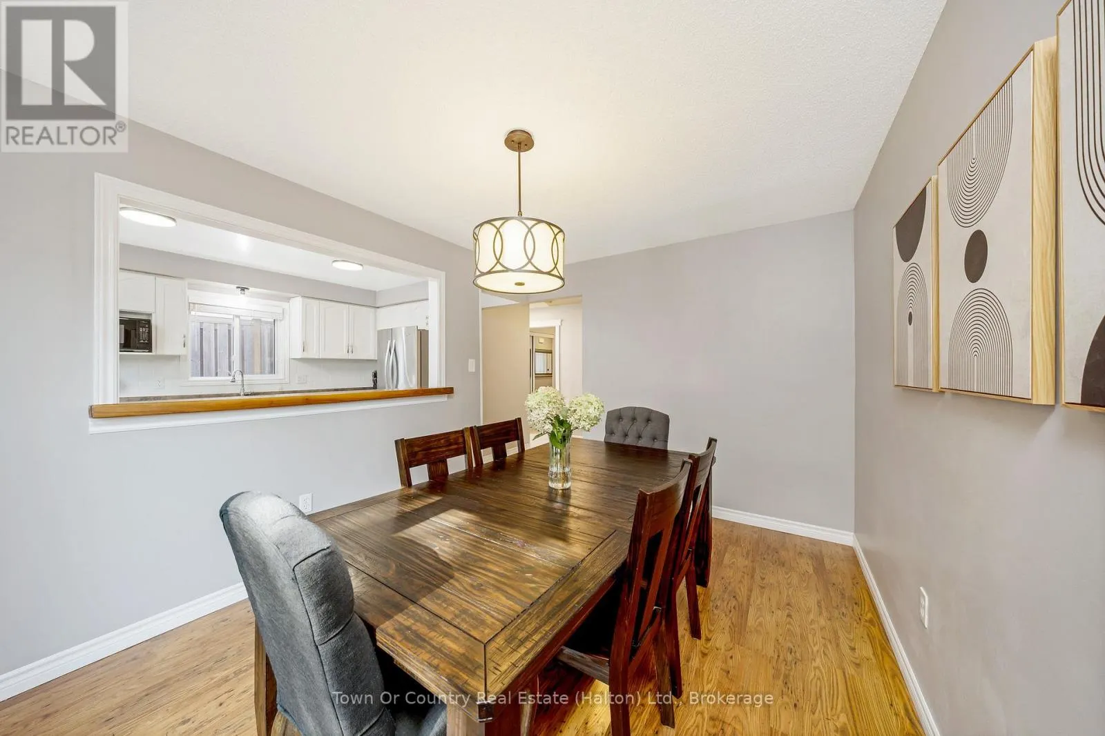 574 LAURIER AVENUE