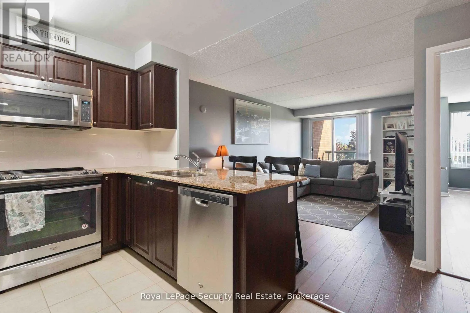 210 - 50 VIA ROSEDALE WAY