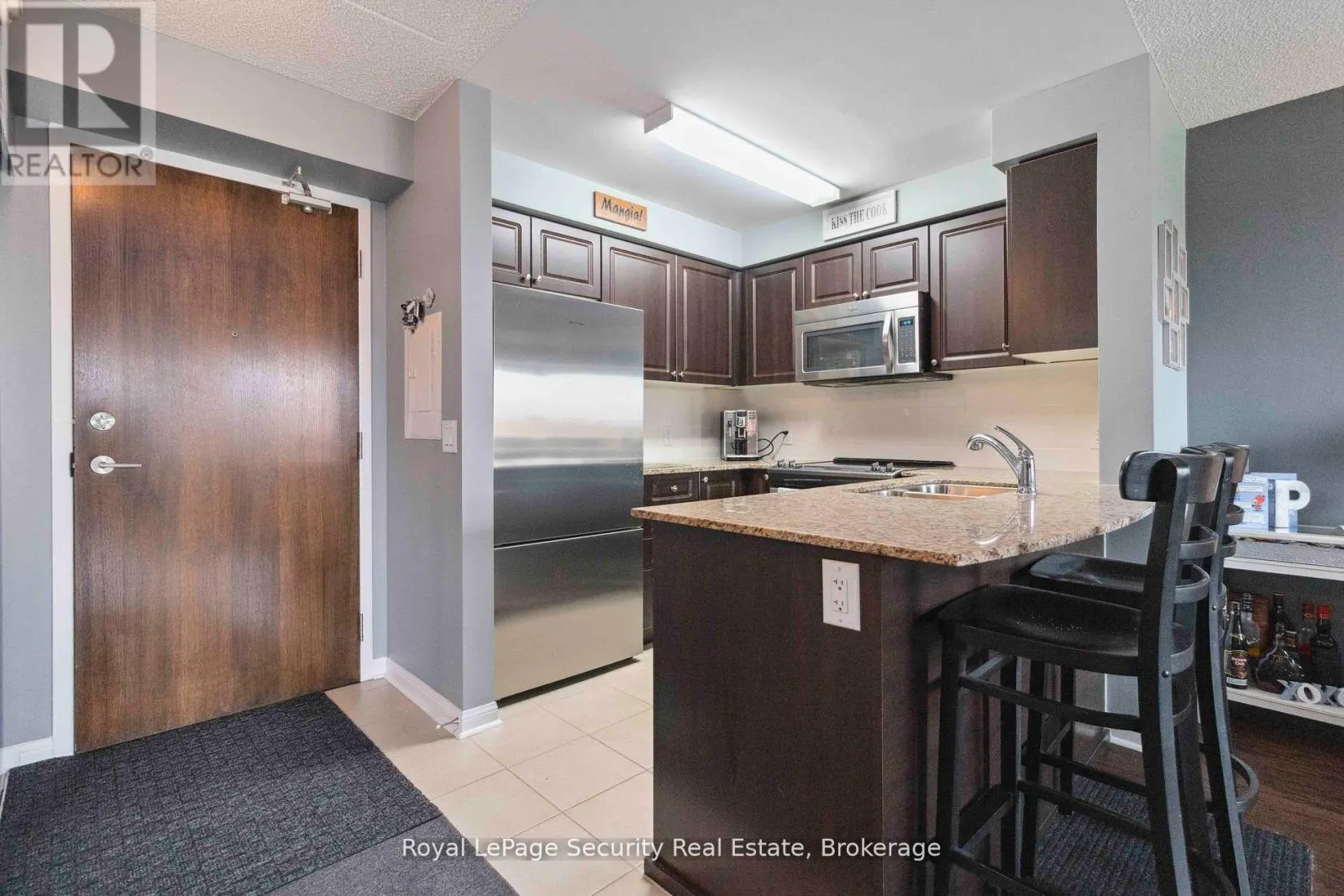 210 - 50 VIA ROSEDALE WAY
