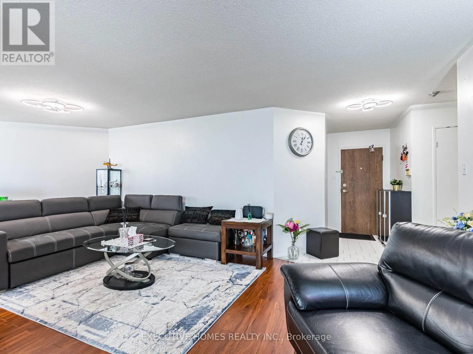2702 - 550 WEBB DRIVE