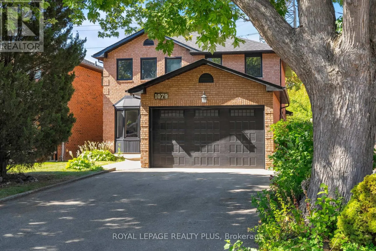 1079 HEDGE DRIVE