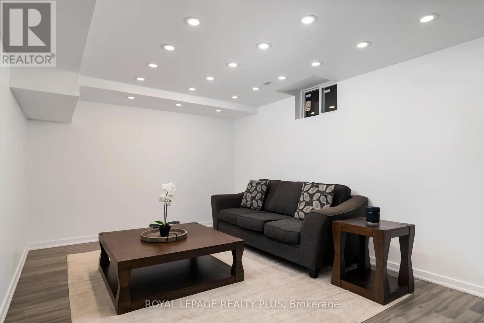 1079 HEDGE DRIVE