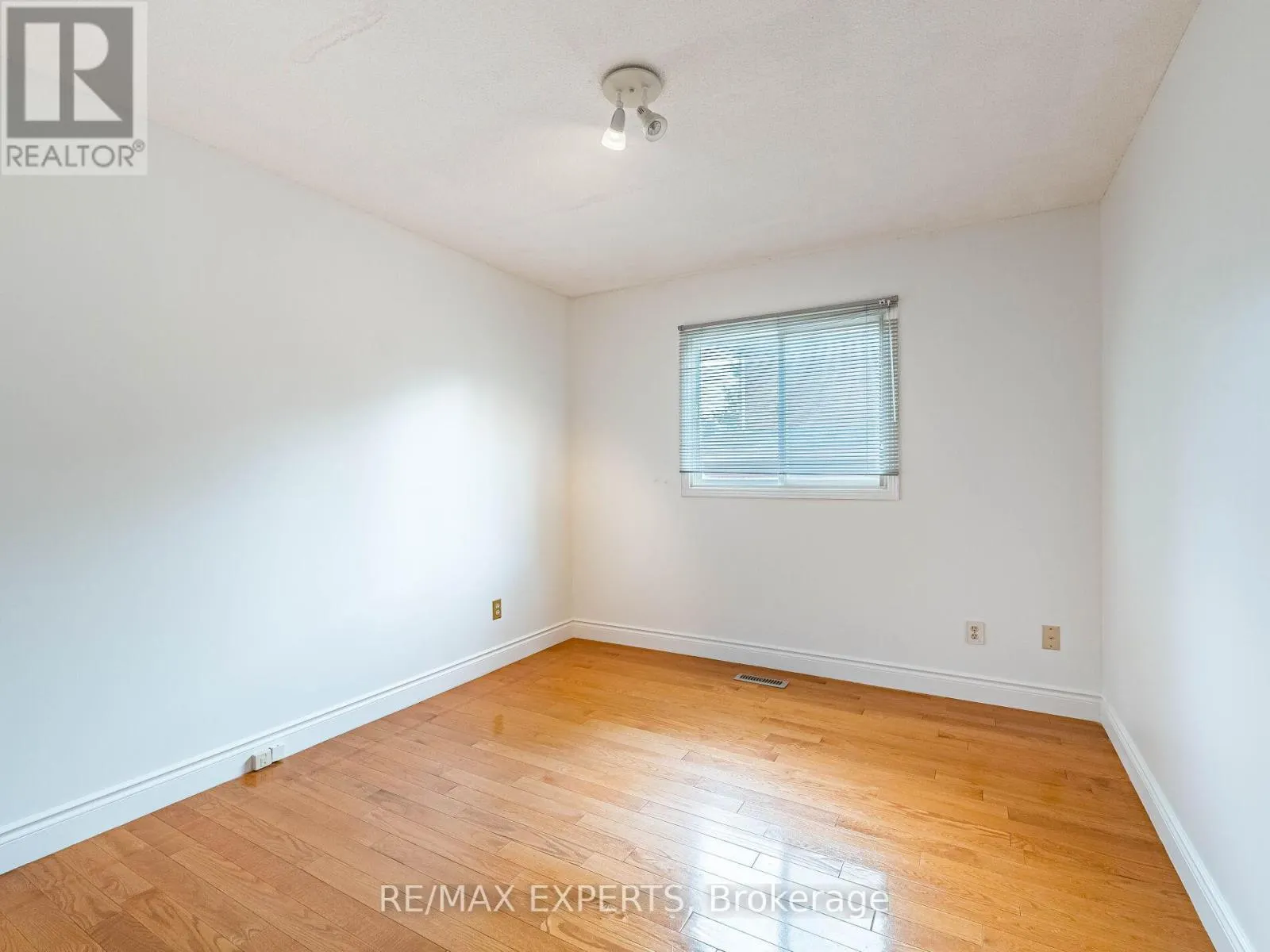 31 MCCABE CRESCENT