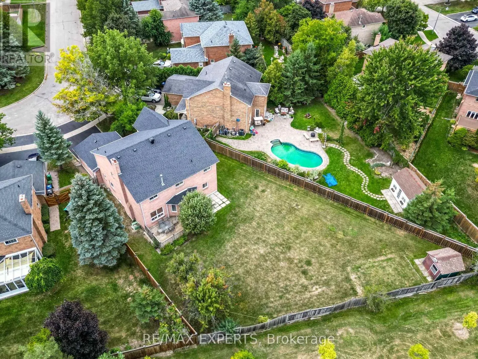31 MCCABE CRESCENT