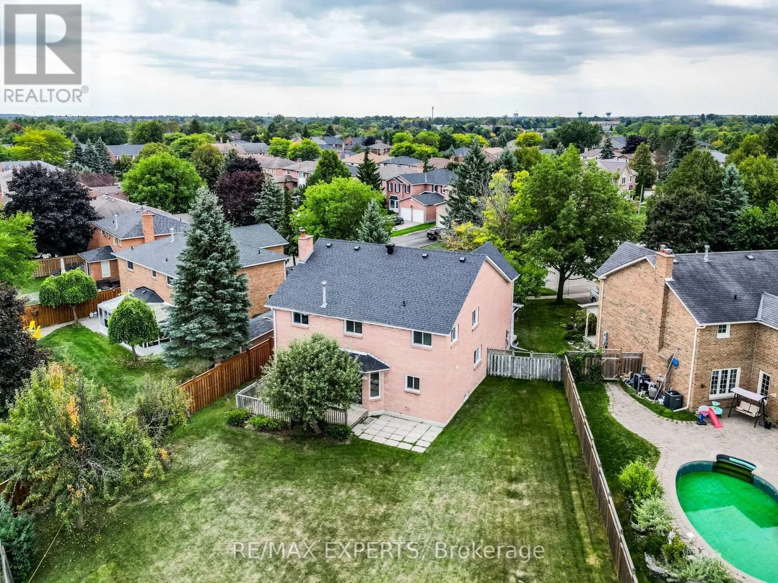 31 MCCABE CRESCENT