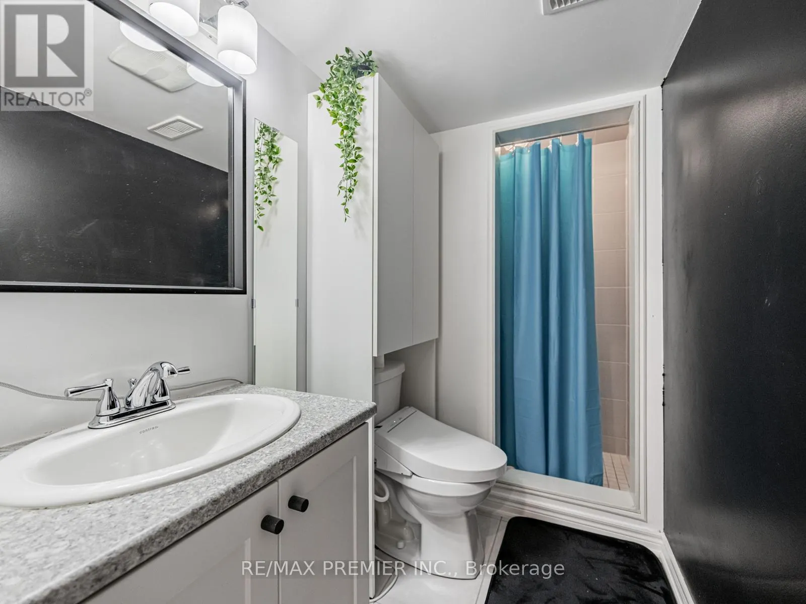 935 TRANSOM CRESCENT