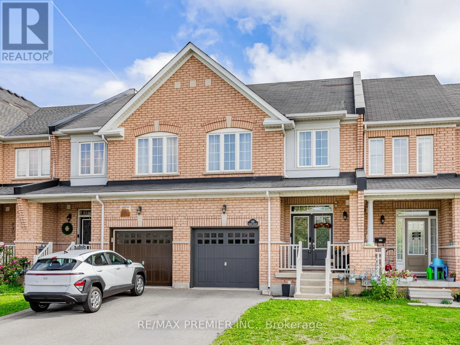 935 TRANSOM CRESCENT