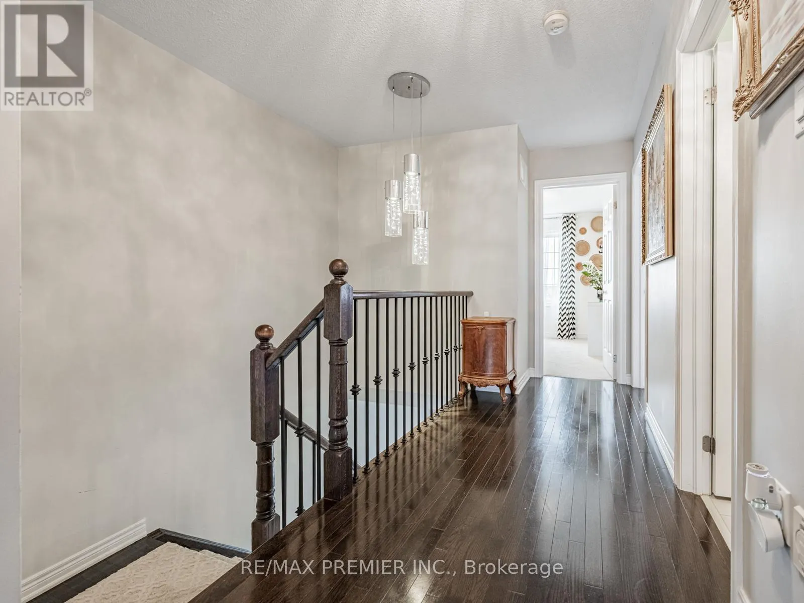 935 TRANSOM CRESCENT