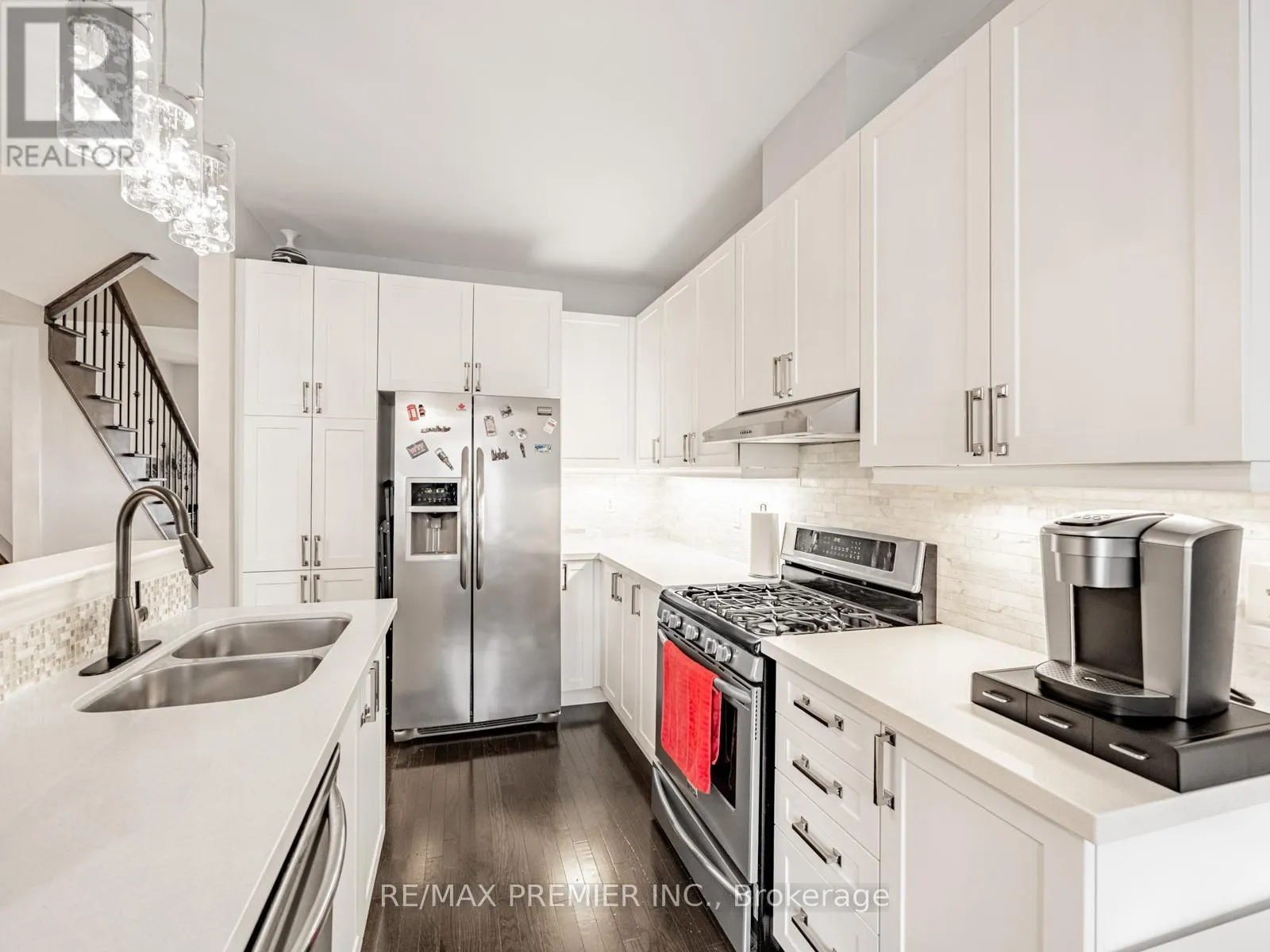 935 TRANSOM CRESCENT