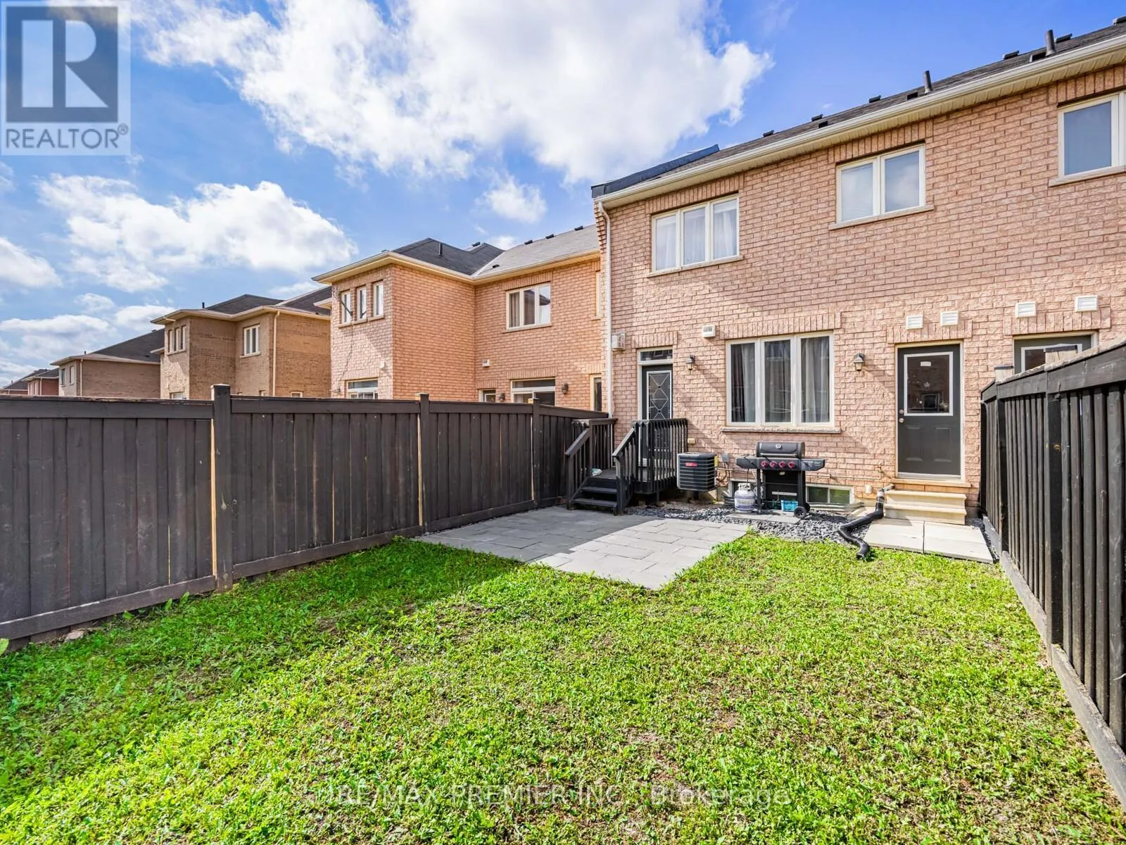 935 TRANSOM CRESCENT