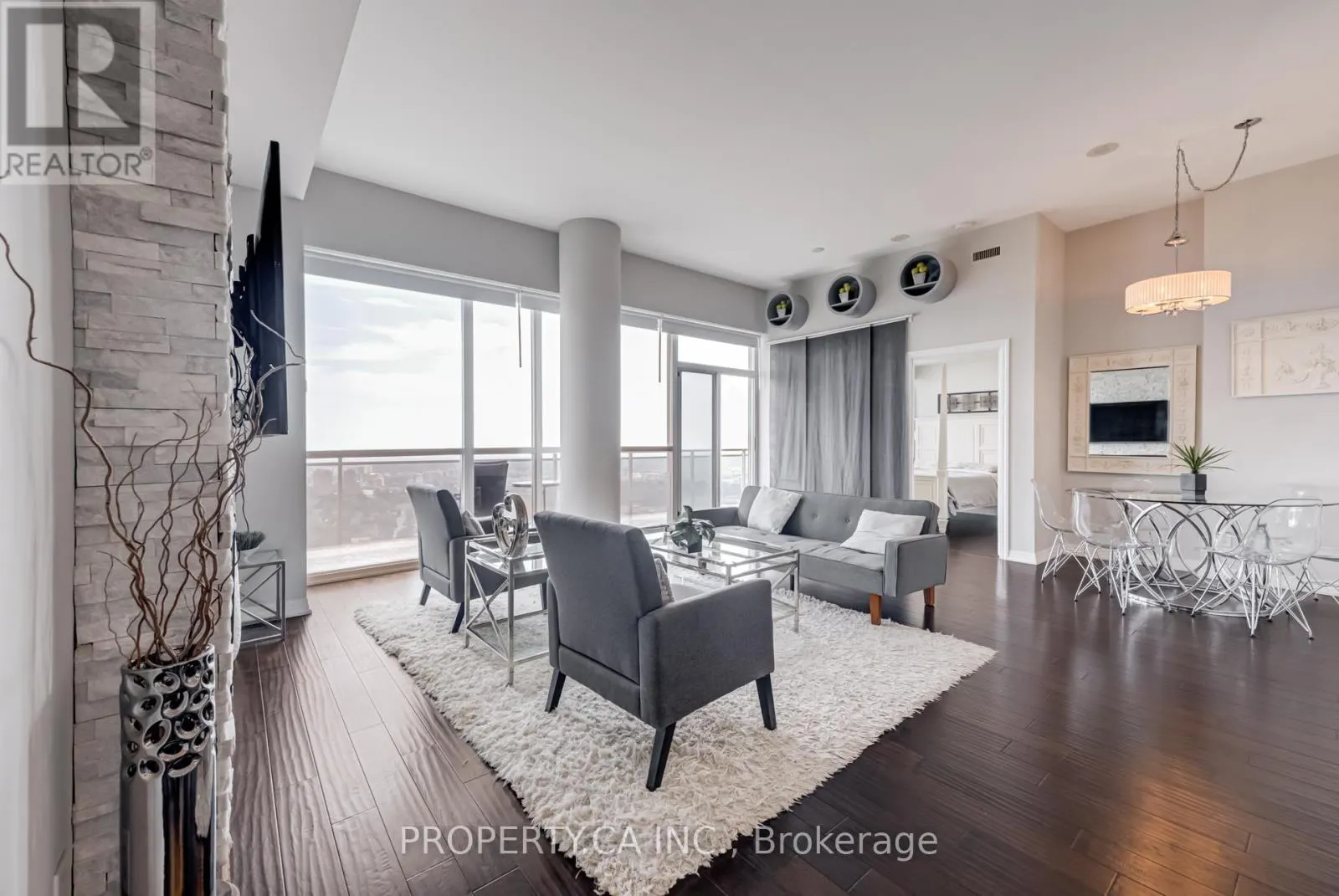 PH3504 - 223 WEBB DRIVE