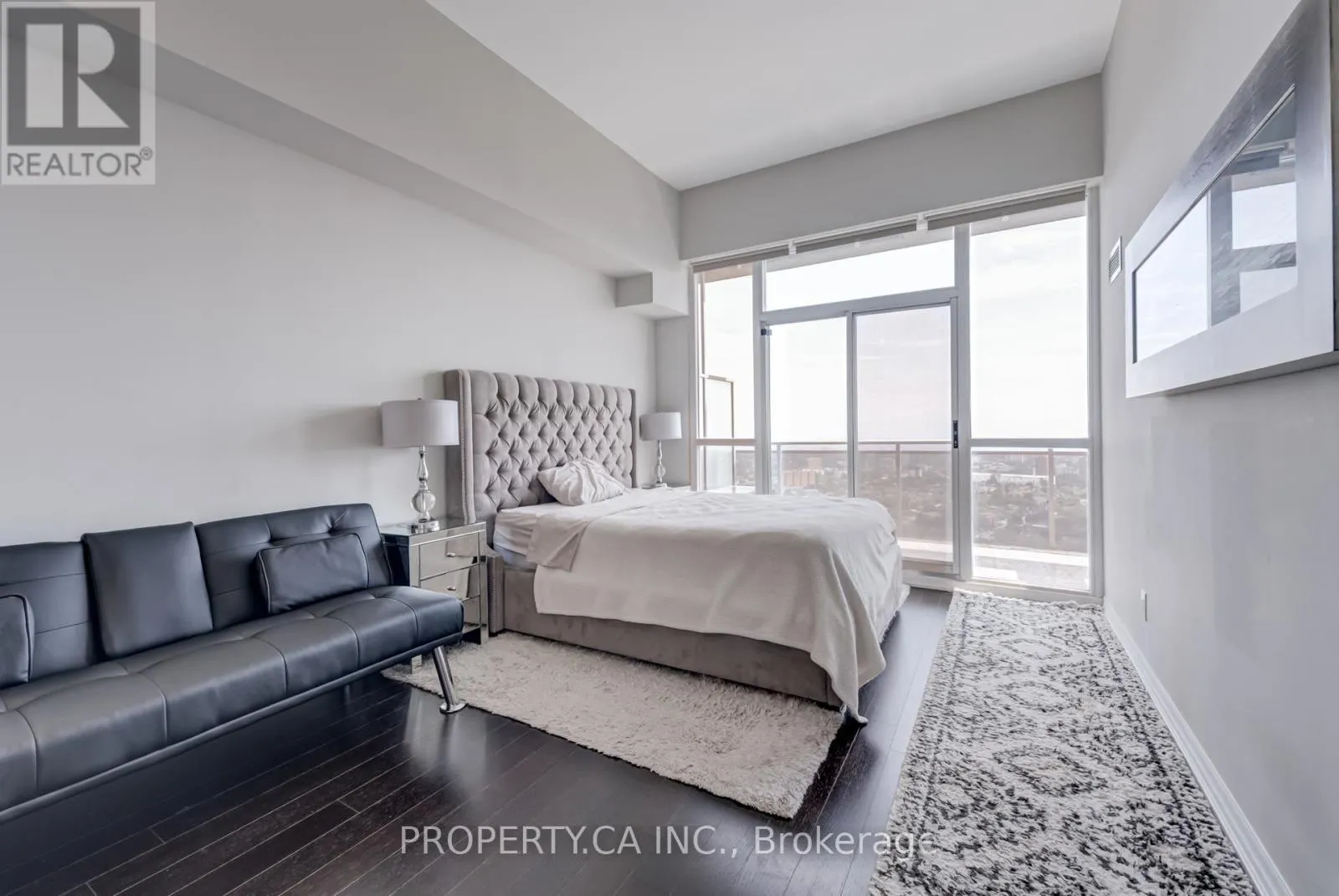 PH3504 - 223 WEBB DRIVE