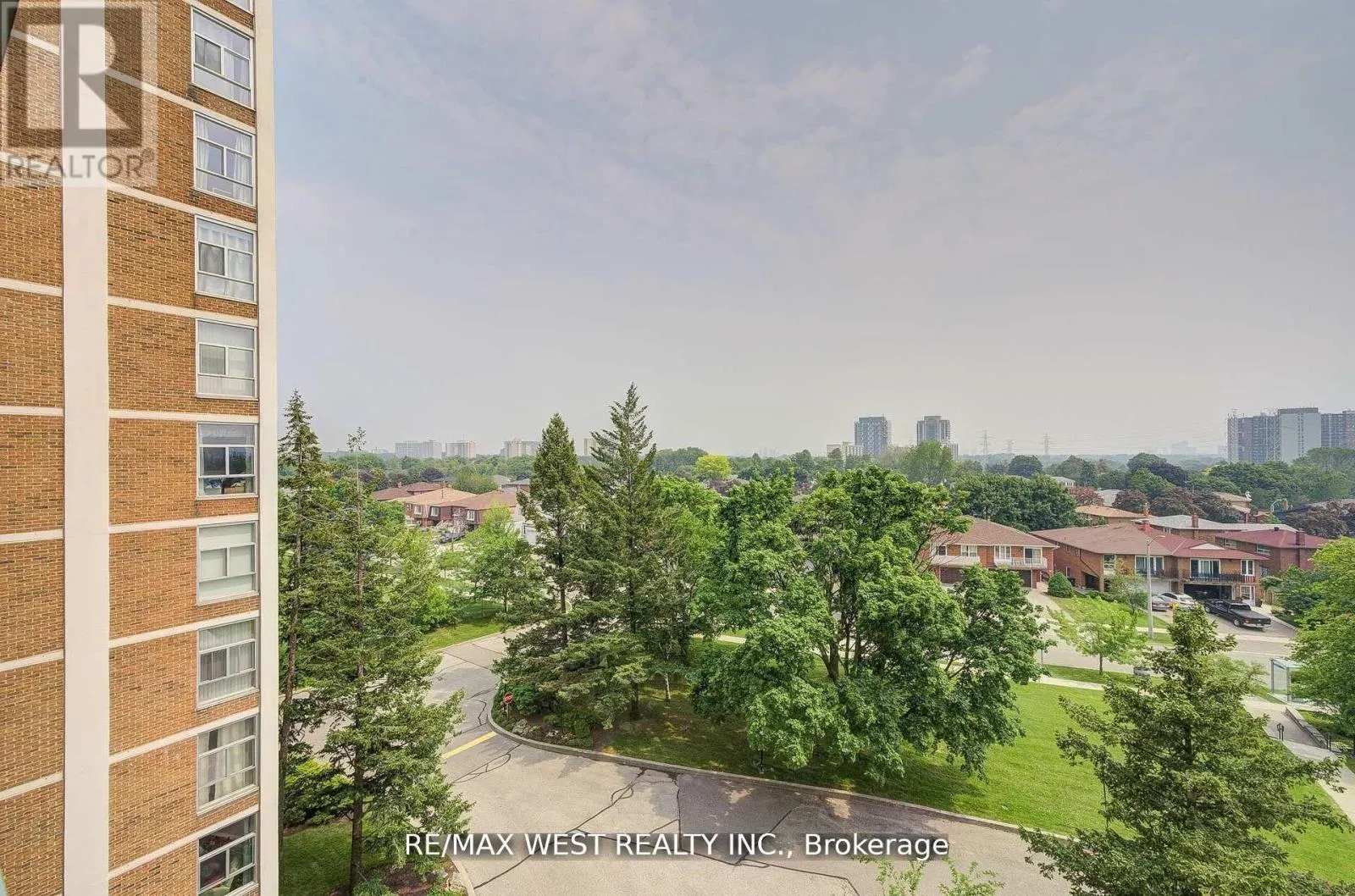 606 - 44 LONGBOURNE DRIVE