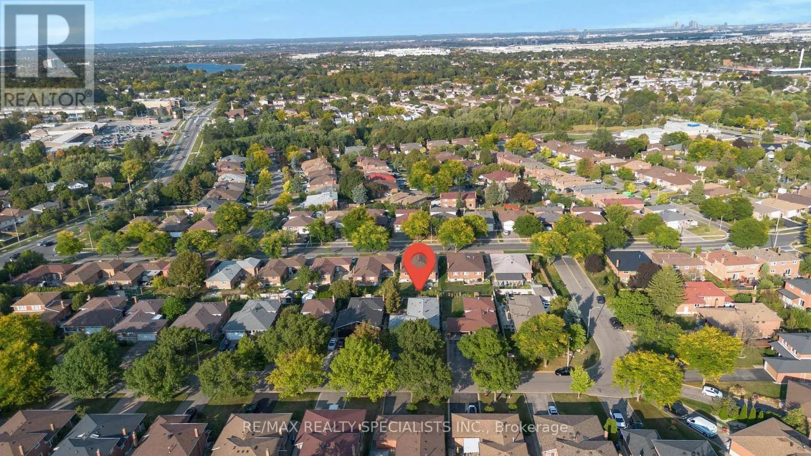 8 MALCOLM CRESCENT
