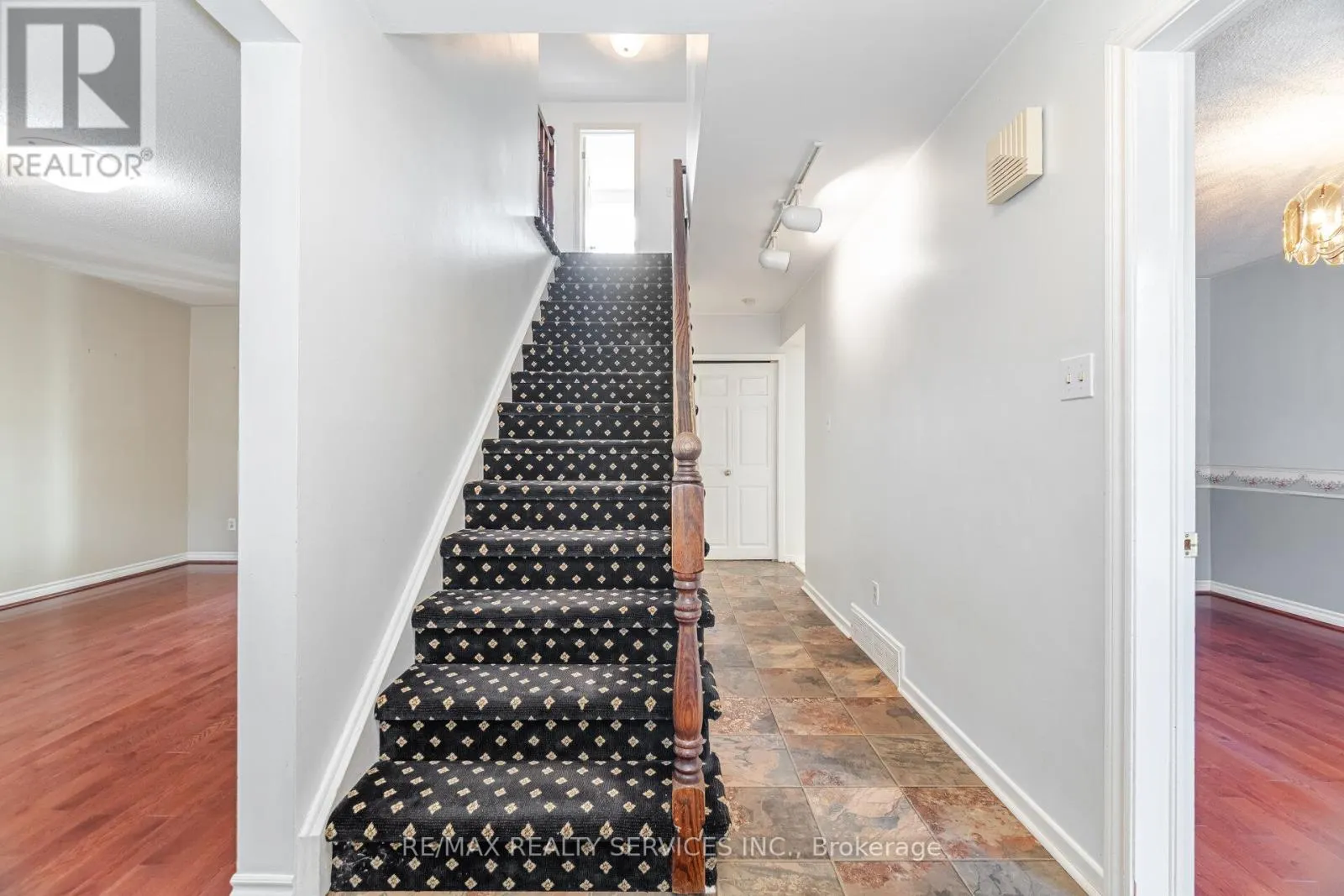 34 PEEL VILLAGE PARKWAY